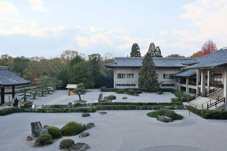 「ひろしま国際建築祭2025」初開催で20万人が熱狂。尾道・福山で巡る安藤忠雄、坂 茂ら建築界レジェンドの展示の数々【建築ライターがレポート】