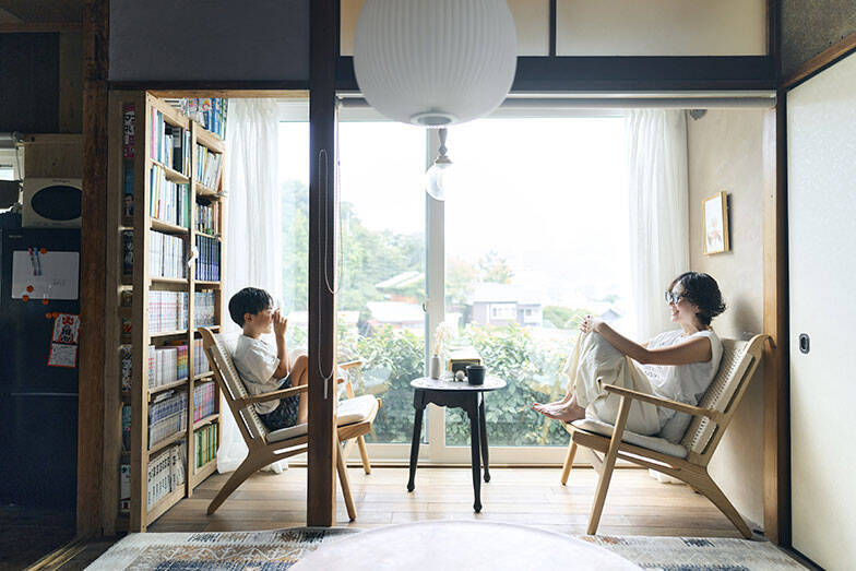 【空き家再生して住む】祖父母の家を20代が住みながらDIY、絶景古民家を148万円で購入…etc. 予算をおさえて理想の家を育てるという選択肢　書籍『空き家で暮らす』インタビュー