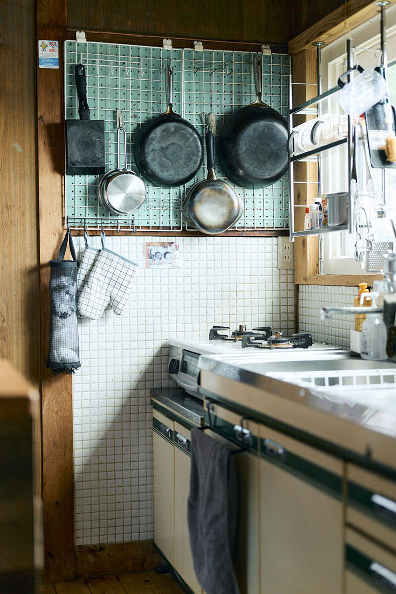 【空き家再生して住む】祖父母の家を20代が住みながらDIY、絶景古民家を148万円で購入…etc. 予算をおさえて理想の家を育てるという選択肢　書籍『空き家で暮らす』インタビュー