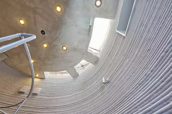 「日本初、2階建て「3Dプリンター住宅」誕生！ 造形はわずか10日、前例なき構造計算や法律の壁をどう突破したか　宮城県栗原市」の画像