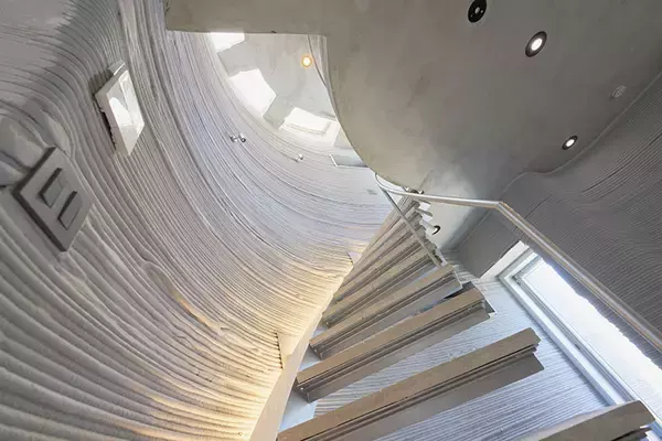 「日本初、2階建て「3Dプリンター住宅」誕生！ 造形はわずか10日、前例なき構造計算や法律の壁をどう突破したか　宮城県栗原市」の画像