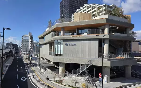 「「図書館に市民から感謝メール」の理由。仕事、読書、お喋り、過ごし方は自由自在、個性派「垂水図書館」の凄み　神戸市」の画像