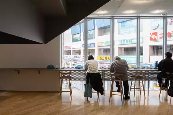 「「図書館に市民から感謝メール」の理由。仕事、読書、お喋り、過ごし方は自由自在、個性派「垂水図書館」の凄み　神戸市」の画像