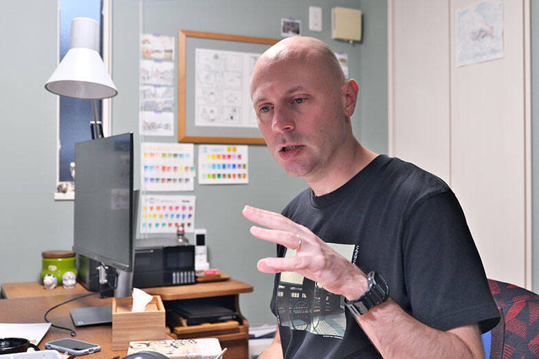 新海誠スタジオ出身の画家が描く、失われゆく日本の風景。ポーランドから移住し見つけた”日本の街、東京の魅力”とは　マテウシュ・ウルバノヴィチさん