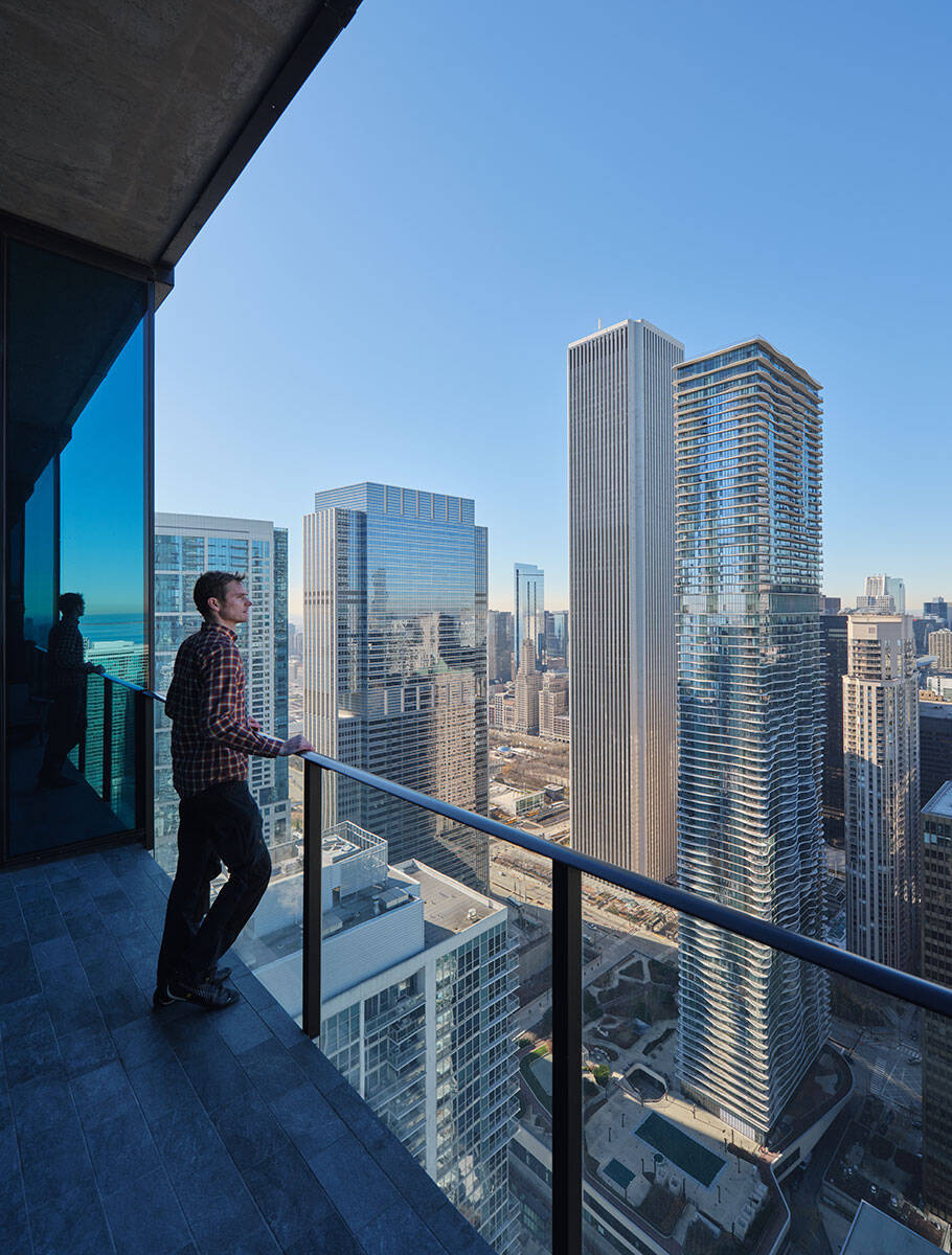 世界の名建築を訪ねて。外壁の緩やかな起伏が独創的な三連結タワー「セント・リジス・シカゴ（The St. Regis Chicago）」／アメリカ