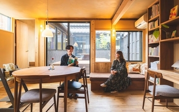 30代子育て夫妻の移住。東京から広島の港町・鞆の浦へ。空き家長屋をリノベし「まちに開く暮らし」始めた理由