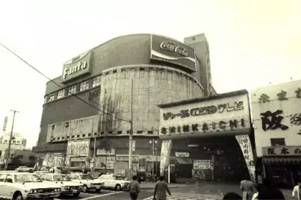 「落語の力で街を元気に。365日フル稼働の寄席「神戸新開地・喜楽館」笑いあり涙ありの地域活性化、7年の激闘」の画像