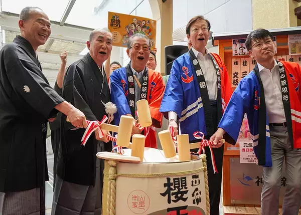 「落語の力で街を元気に。365日フル稼働の寄席「神戸新開地・喜楽館」笑いあり涙ありの地域活性化、7年の激闘」の画像