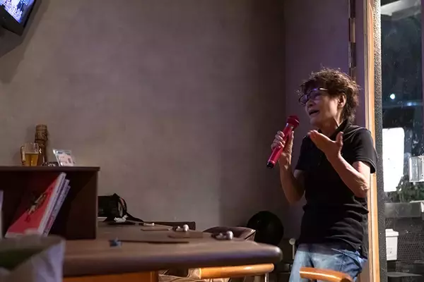 「一橋大卒24歳女子、スナックのママになる。若者も女性も楽しめる「街の社交場」に、全国展開も視野　「スナック水中」東京都国立市」の画像