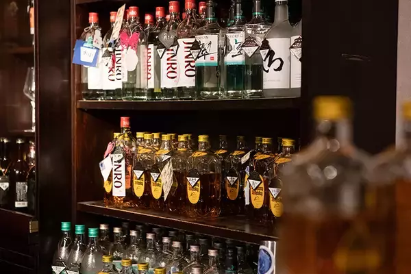 「一橋大卒24歳女子、スナックのママになる。若者も女性も楽しめる「街の社交場」に、全国展開も視野　「スナック水中」東京都国立市」の画像