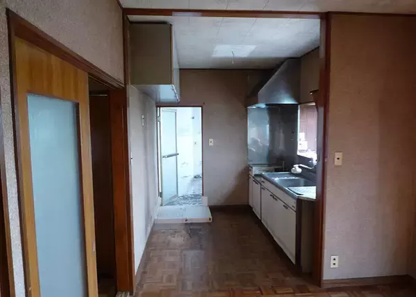 「【逗子】路地裏の築50年古民家を、オーシャンビューの絶景自邸＋カフェにリノベ。建築家夫妻が語る”豊かな二拠点生活”の始め方　「南町テラス」」の画像