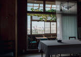 「【逗子】路地裏の築50年古民家を、オーシャンビューの絶景自邸＋カフェにリノベ。建築家夫妻が語る”豊かな二拠点生活”の始め方　「南町テラス」」の画像32