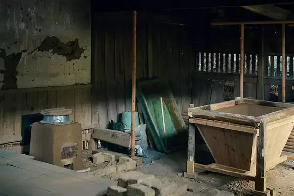 「【逗子】路地裏の築50年古民家を、オーシャンビューの絶景自邸＋カフェにリノベ。建築家夫妻が語る”豊かな二拠点生活”の始め方　「南町テラス」」の画像