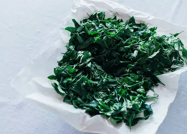 「【逗子】路地裏の築50年古民家を、オーシャンビューの絶景自邸＋カフェにリノベ。建築家夫妻が語る”豊かな二拠点生活”の始め方　「南町テラス」」の画像