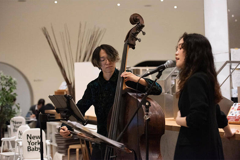 “しゃべれる図書館”「武蔵野プレイス」が変えた公共施設の常識。青少年の居場所から大人の部活まで、多世代が愛する武蔵境の“居場所”160万人が虜に