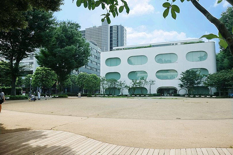 “しゃべれる図書館”「武蔵野プレイス」が変えた公共施設の常識。青少年の居場所から大人の部活まで、多世代が愛する武蔵境の“居場所”160万人が虜に
