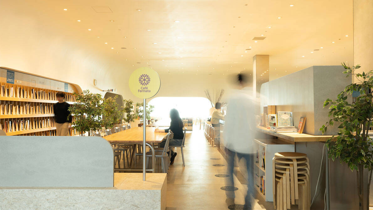 “しゃべれる図書館”「武蔵野プレイス」が変えた公共施設の常識。青少年の居場所から大人の部活まで、多世代が愛する武蔵境の“居場所”160万人が虜に