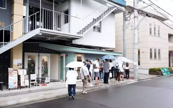 ”目先の利益よりまちの未来”代々続く地主の若き建築家が仕掛ける、個人店など集まる食の拠点 「新横浜食料品センター」。ご近所づきあいの新しい距離感生む賃貸「森庭山荘」も