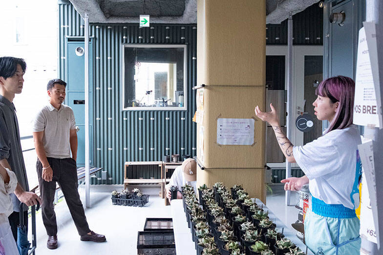 ”目先の利益よりまちの未来”代々続く地主の若き建築家が仕掛ける、個人店など集まる食の拠点 「新横浜食料品センター」。ご近所づきあいの新しい距離感生む賃貸「森庭山荘」も