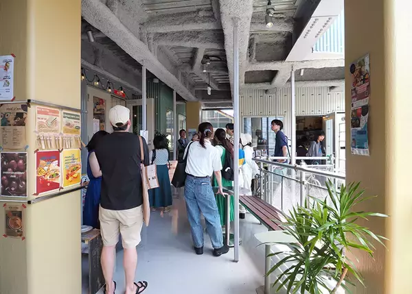 「”目先の利益よりまちの未来”代々続く地主の若き建築家が仕掛ける、個人店など集まる食の拠点 「新横浜食料品センター」。ご近所づきあいの新しい距離感生む賃貸「森庭山荘」も」の画像