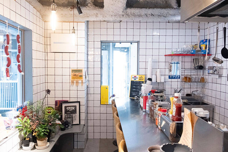 ”目先の利益よりまちの未来”代々続く地主の若き建築家が仕掛ける、個人店など集まる食の拠点 「新横浜食料品センター」。ご近所づきあいの新しい距離感生む賃貸「森庭山荘」も