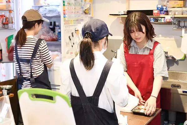 「空き家を学生がDIYで再生！ ワンコイン弁当で多世代が集うコミュニティカフェ「まどゐ荘」荒川区西尾久｜空き家リノベコンテストで優秀賞」の画像