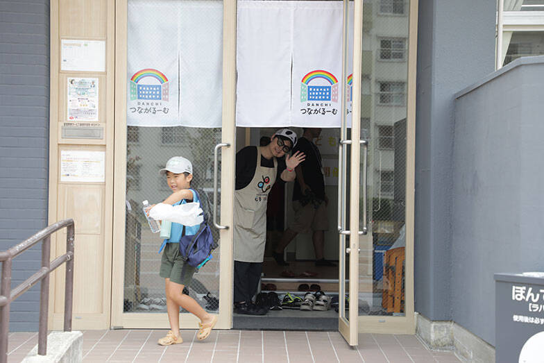 【子育て世帯の夏休み問題】子どもの居場所・宿題をUR団地が解決！ 涼しい集会所を無料開放、大学生による学習サポートも　「DANCHIつながるーむ」