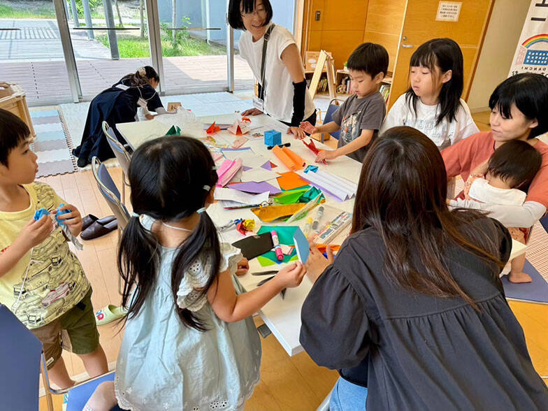 【子育て世帯の夏休み問題】子どもの居場所・宿題をUR団地が解決！ 涼しい集会所を無料開放、大学生による学習サポートも　「DANCHIつながるーむ」