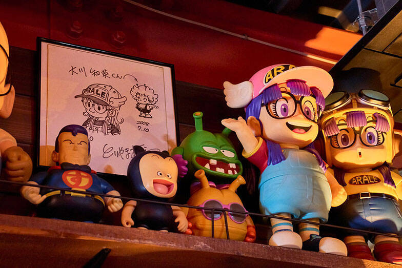 総額2000万円のアメリカントイで足の踏み場は1畳に…。コレクター芸人の解決策、90平米の賃貸倉庫を「大人の秘密基地」に600万円でリノベ