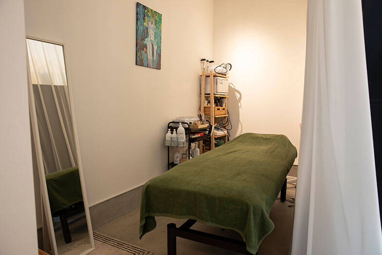 相続した都内の屋敷林、マンションにせず”村”にした13代目地主。お店やアトリエを持てる賃貸で守りたかった風景と人付き合いとは　東京・練馬区「種音」