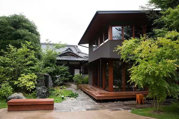 「相続した都内の屋敷林、マンションにせず”村”にした13代目地主。お店やアトリエを持てる賃貸で守りたかった風景と人付き合いとは　東京・練馬区「種音」」の画像