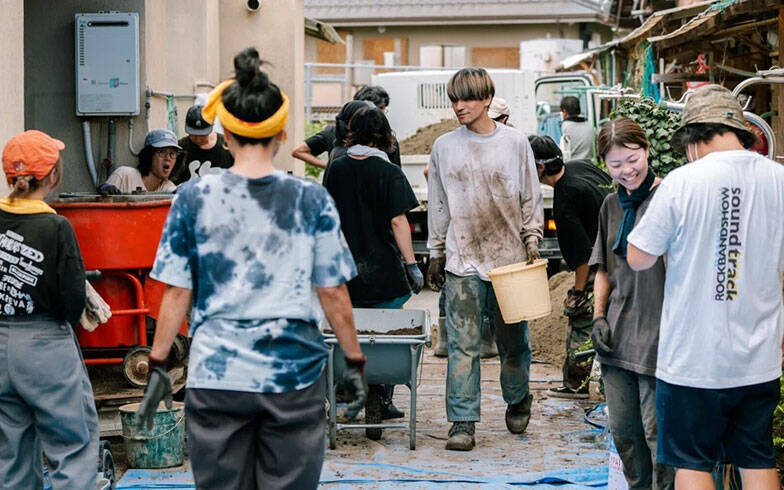 ”京都いちファンキーな不動産屋”、昭和の長屋集落で「むらづくり」。13軒の空き家再生がユニークすぎる　「A HAMLET」亀岡