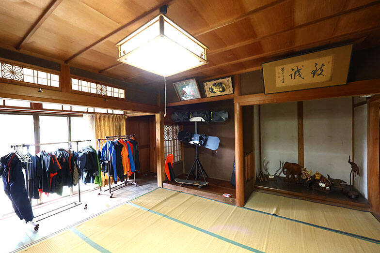【古民家移住で残業ゼロ】「お金を消費しないと1日が埋まらない東京」を卒業。マンションを売って41歳で地方へ、猫と暮らす51歳の今