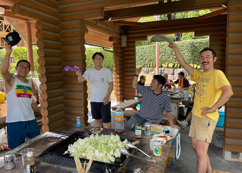 【古民家移住で残業ゼロ】「お金を消費しないと1日が埋まらない東京」を卒業。マンションを売って41歳で地方へ、猫と暮らす51歳の今