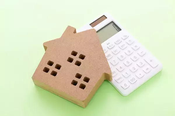 「家を建てるなら知るべき8年後のリスク。ZEH基準未満の住宅は市場価値が下がる!?」の画像