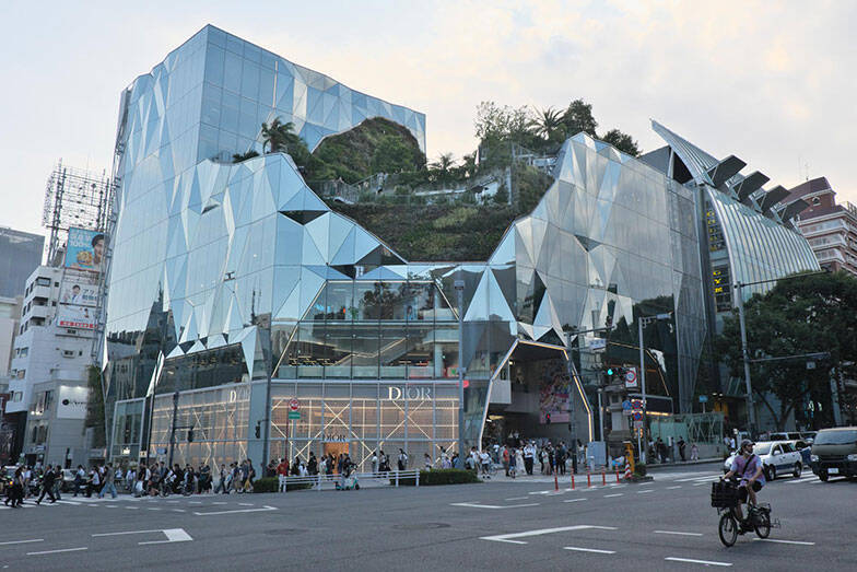 老舗銭湯「小杉湯」、原宿”ハラカド”に進出から1年。高円寺から生まれた銭湯は、原宿カルチャーとどう融合している？