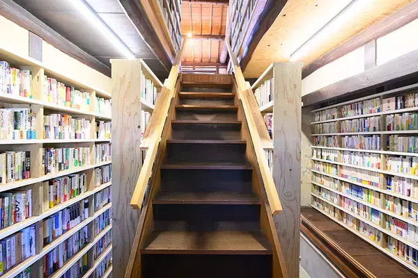 「お寺の副住職、蔵書3万冊の「現代版・寺子屋」を開いたら、人口減少する町に人が集まってきた！ 「ふるえる書庫」の挑戦　大阪・池田市」の画像