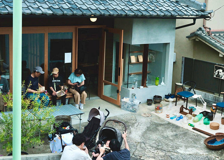 お寺の副住職、蔵書3万冊の「現代版・寺子屋」を開いたら、人口減少する町に人が集まってきた！ 「ふるえる書庫」の挑戦　大阪・池田市