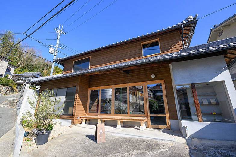 お寺の副住職、蔵書3万冊の「現代版・寺子屋」を開いたら、人口減少する町に人が集まってきた！ 「ふるえる書庫」の挑戦　大阪・池田市