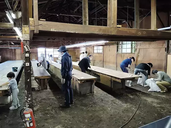 「「八王子芸術祭2025」9割廃業の織物の街、使われなくなった工場跡を舞台に10年かけて記憶を次世代につなぐ挑戦」の画像