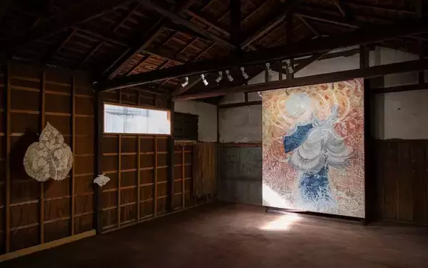 「「八王子芸術祭2025」9割廃業の織物の街、使われなくなった工場跡を舞台に10年かけて記憶を次世代につなぐ挑戦」の画像