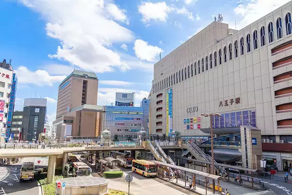 「「八王子芸術祭2025」9割廃業の織物の街、使われなくなった工場跡を舞台に10年かけて記憶を次世代につなぐ挑戦」の画像