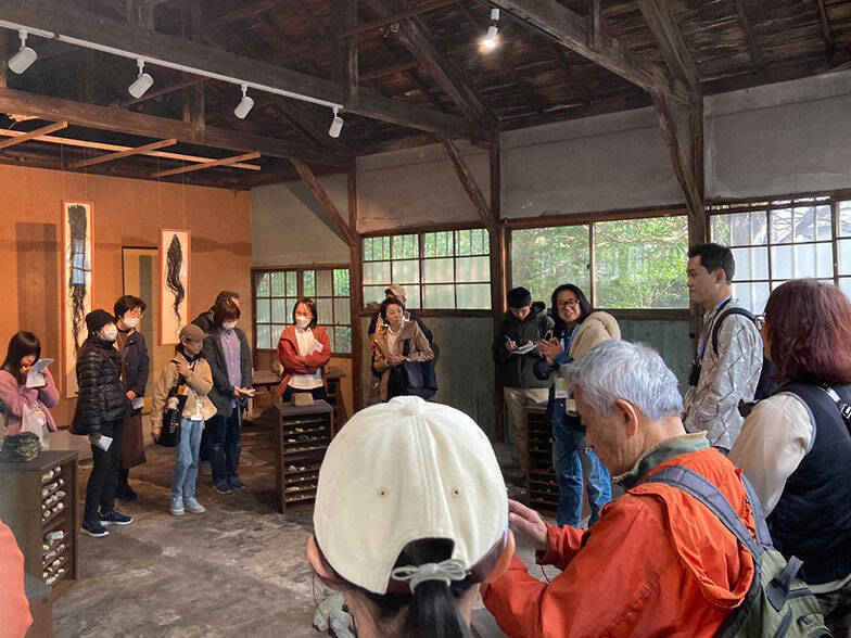 「八王子芸術祭2025」9割廃業の織物の街、使われなくなった工場跡を舞台に10年かけて記憶を次世代につなぐ挑戦