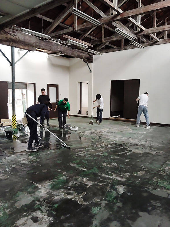 「八王子芸術祭2025」9割廃業の織物の街、使われなくなった工場跡を舞台に10年かけて記憶を次世代につなぐ挑戦