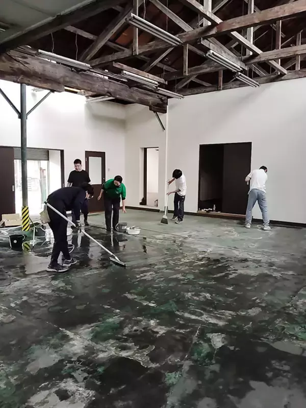 「「八王子芸術祭2025」9割廃業の織物の街、使われなくなった工場跡を舞台に10年かけて記憶を次世代につなぐ挑戦」の画像