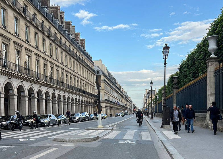 「通勤も買い物も徒歩15分圏内」が世界の常識に？ パリで車が激減した理由とは？ 大阪の街も”大変貌”計画が進行中