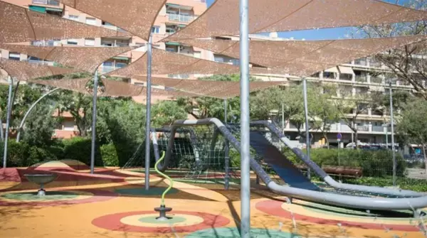 「「通勤も買い物も徒歩15分圏内」が世界の常識に？ パリで車が激減した理由とは？ 大阪の街も”大変貌”計画が進行中」の画像