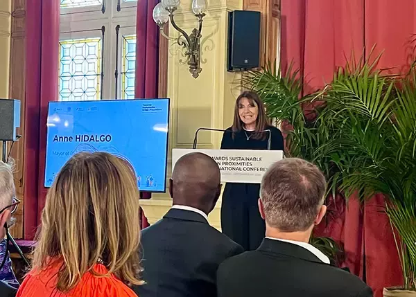 「「通勤も買い物も徒歩15分圏内」が世界の常識に？ パリで車が激減した理由とは？ 大阪の街も”大変貌”計画が進行中」の画像