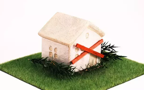 なぜ金融機関が「空き家対策」に本腰？ オーナーに売却、管理・解体などワンストップで伴走、埼玉りそな銀行の“画期的すぎる”新サービス