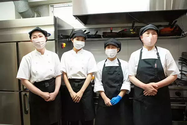 「入居者のための食堂、昼・夕食500円、朝食はなんと100円！ 「トーコーキッチン」開店から9年目。入居者希望増、書籍化など、さらにすごいことになってた！」の画像